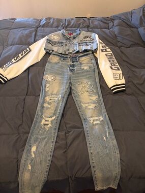 Jeans & Cropped Jacket outfit. Distressed look w/ patches.